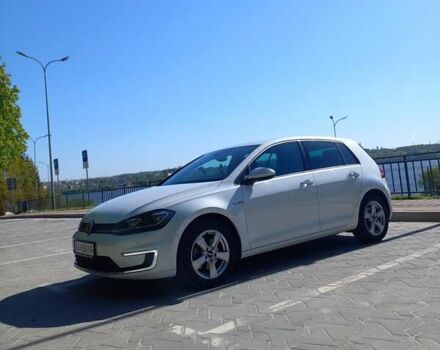 Белый Фольксваген e-Golf, объемом двигателя 0 л и пробегом 131 тыс. км за 15500 $, фото 6 на Automoto.ua