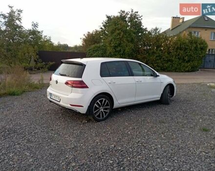 Білий Фольксваген e-Golf, об'ємом двигуна 0 л та пробігом 132 тис. км за 13000 $, фото 5 на Automoto.ua