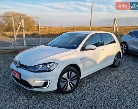 Белый Фольксваген e-Golf, объемом двигателя 0 л и пробегом 78 тыс. км за 12950 $, фото 15 на Automoto.ua