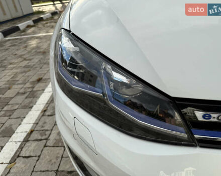 Белый Фольксваген e-Golf, объемом двигателя 0 л и пробегом 84 тыс. км за 14200 $, фото 14 на Automoto.ua