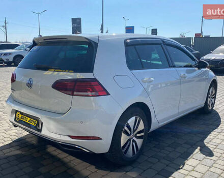 Белый Фольксваген e-Golf, объемом двигателя 0 л и пробегом 127 тыс. км за 15700 $, фото 6 на Automoto.ua