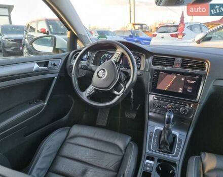 Белый Фольксваген e-Golf, объемом двигателя 0 л и пробегом 78 тыс. км за 12950 $, фото 34 на Automoto.ua