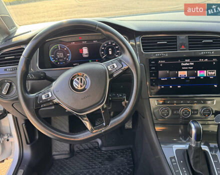 Белый Фольксваген e-Golf, объемом двигателя 0 л и пробегом 165 тыс. км за 13500 $, фото 16 на Automoto.ua