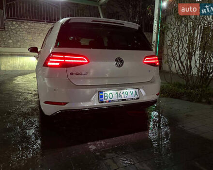 Белый Фольксваген e-Golf, объемом двигателя 0 л и пробегом 167 тыс. км за 13500 $, фото 4 на Automoto.ua