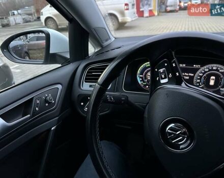 Белый Фольксваген e-Golf, объемом двигателя 0 л и пробегом 127 тыс. км за 12300 $, фото 5 на Automoto.ua