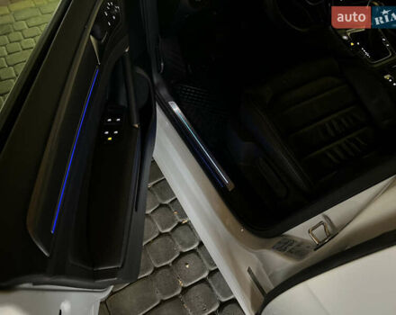 Белый Фольксваген e-Golf, объемом двигателя 0 л и пробегом 137 тыс. км за 12999 $, фото 89 на Automoto.ua