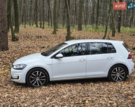 Белый Фольксваген e-Golf, объемом двигателя 0 л и пробегом 81 тыс. км за 14950 $, фото 17 на Automoto.ua