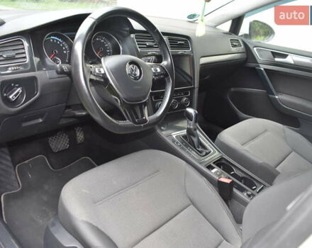 Белый Фольксваген e-Golf, объемом двигателя 0 л и пробегом 80 тыс. км за 14500 $, фото 6 на Automoto.ua