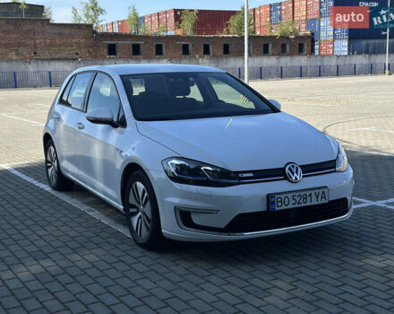 Белый Фольксваген e-Golf, объемом двигателя 0 л и пробегом 177 тыс. км за 10800 $, фото 2 на Automoto.ua