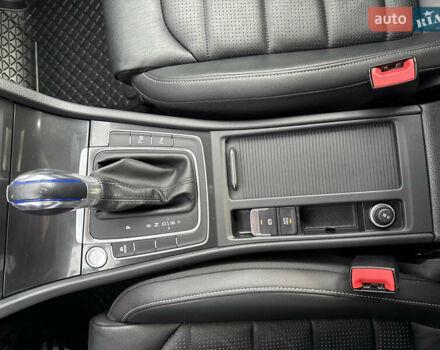 Белый Фольксваген e-Golf, объемом двигателя 0 л и пробегом 84 тыс. км за 14200 $, фото 50 на Automoto.ua