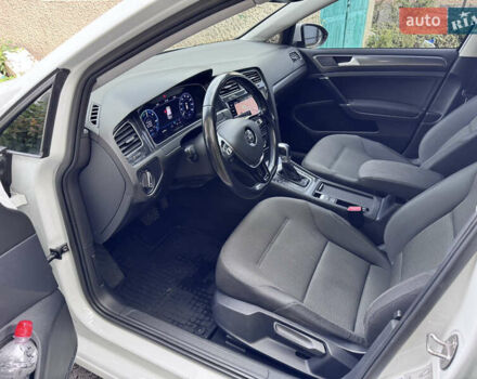 Белый Фольксваген e-Golf, объемом двигателя 0 л и пробегом 175 тыс. км за 12900 $, фото 12 на Automoto.ua