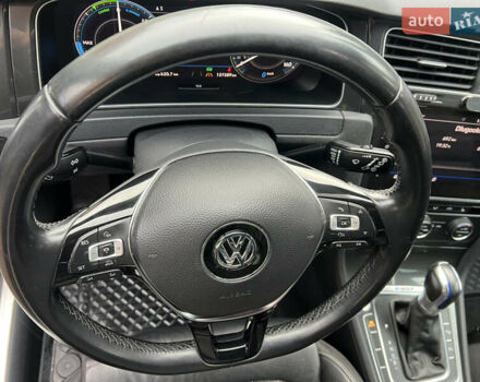 Белый Фольксваген e-Golf, объемом двигателя 0 л и пробегом 137 тыс. км за 12999 $, фото 14 на Automoto.ua