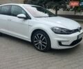 Белый Фольксваген e-Golf, объемом двигателя 0 л и пробегом 182 тыс. км за 13000 $, фото 1 на Automoto.ua