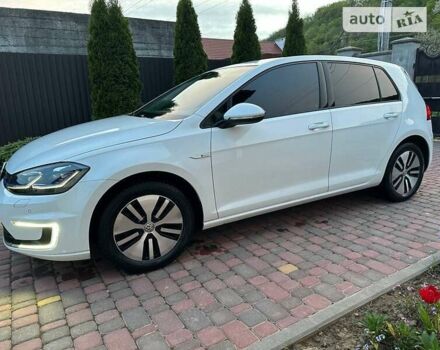 Белый Фольксваген e-Golf, объемом двигателя 0 л и пробегом 83 тыс. км за 16850 $, фото 8 на Automoto.ua