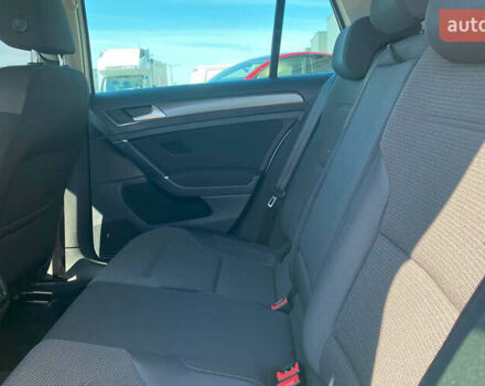 Белый Фольксваген e-Golf, объемом двигателя 0 л и пробегом 127 тыс. км за 15700 $, фото 20 на Automoto.ua