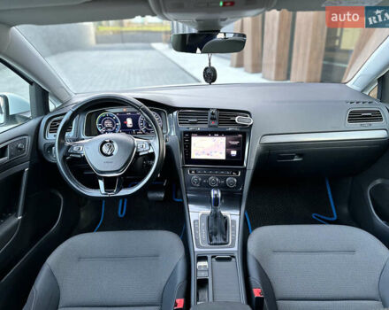 Белый Фольксваген e-Golf, объемом двигателя 0 л и пробегом 61 тыс. км за 14500 $, фото 26 на Automoto.ua