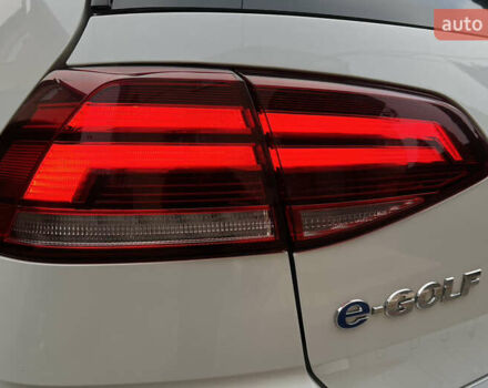 Белый Фольксваген e-Golf, объемом двигателя 0 л и пробегом 137 тыс. км за 12999 $, фото 51 на Automoto.ua