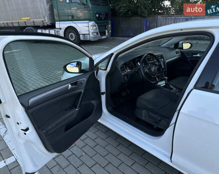 Белый Фольксваген e-Golf, объемом двигателя 0 л и пробегом 177 тыс. км за 10800 $, фото 10 на Automoto.ua