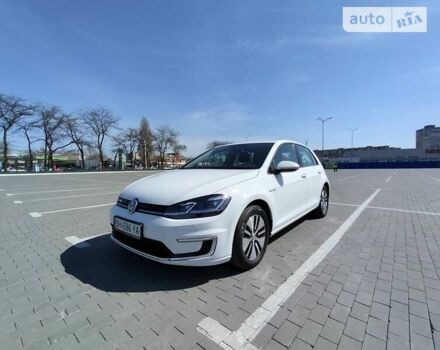 Белый Фольксваген e-Golf, объемом двигателя 0 л и пробегом 30 тыс. км за 17700 $, фото 3 на Automoto.ua