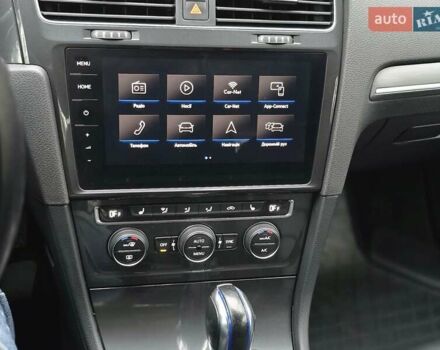 Белый Фольксваген e-Golf, объемом двигателя 0 л и пробегом 81 тыс. км за 14950 $, фото 13 на Automoto.ua