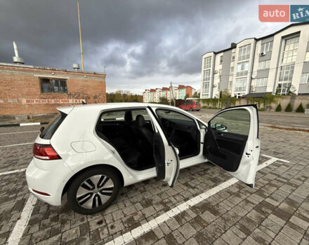 Белый Фольксваген e-Golf, объемом двигателя 0 л и пробегом 84 тыс. км за 14200 $, фото 77 на Automoto.ua