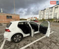 Белый Фольксваген e-Golf, объемом двигателя 0 л и пробегом 84 тыс. км за 14200 $, фото 77 на Automoto.ua