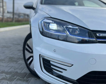 Белый Фольксваген e-Golf, объемом двигателя 0 л и пробегом 56 тыс. км за 13200 $, фото 22 на Automoto.ua