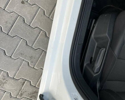 Белый Фольксваген e-Golf, объемом двигателя 0 л и пробегом 56 тыс. км за 13200 $, фото 32 на Automoto.ua