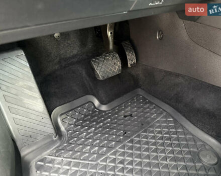 Белый Фольксваген e-Golf, объемом двигателя 0 л и пробегом 84 тыс. км за 14200 $, фото 63 на Automoto.ua