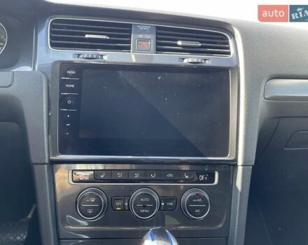 Білий Фольксваген e-Golf, об'ємом двигуна 0 л та пробігом 102 тис. км за 14200 $, фото 46 на Automoto.ua