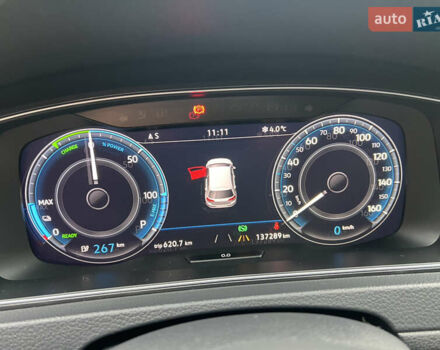 Белый Фольксваген e-Golf, объемом двигателя 0 л и пробегом 137 тыс. км за 12999 $, фото 19 на Automoto.ua