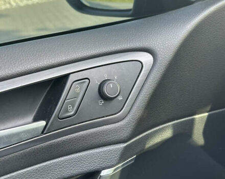 Белый Фольксваген e-Golf, объемом двигателя 0 л и пробегом 156 тыс. км за 12300 $, фото 11 на Automoto.ua