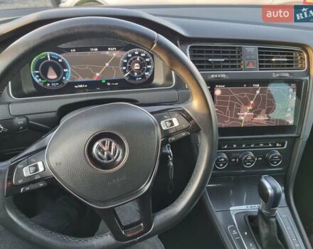 Белый Фольксваген e-Golf, объемом двигателя 0 л и пробегом 78 тыс. км за 12950 $, фото 37 на Automoto.ua