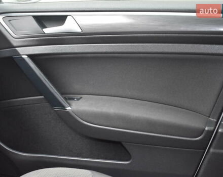 Белый Фольксваген e-Golf, объемом двигателя 0 л и пробегом 80 тыс. км за 14500 $, фото 9 на Automoto.ua