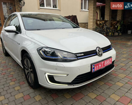 Белый Фольксваген e-Golf, объемом двигателя 0 л и пробегом 137 тыс. км за 12999 $, фото 4 на Automoto.ua