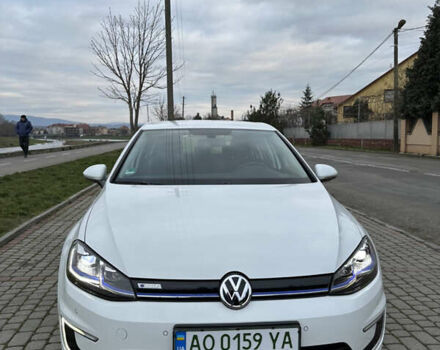 Белый Фольксваген e-Golf, объемом двигателя 0 л и пробегом 15 тыс. км за 23000 $, фото 13 на Automoto.ua