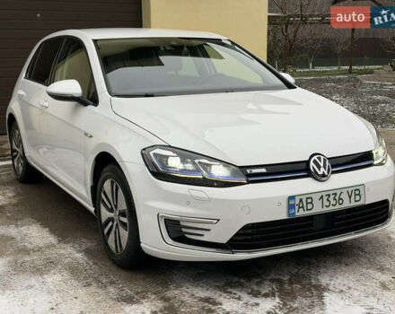 Белый Фольксваген e-Golf, объемом двигателя 0 л и пробегом 110 тыс. км за 13600 $, фото 1 на Automoto.ua