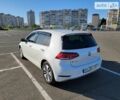 Белый Фольксваген e-Golf, объемом двигателя 0 л и пробегом 89 тыс. км за 15300 $, фото 6 на Automoto.ua