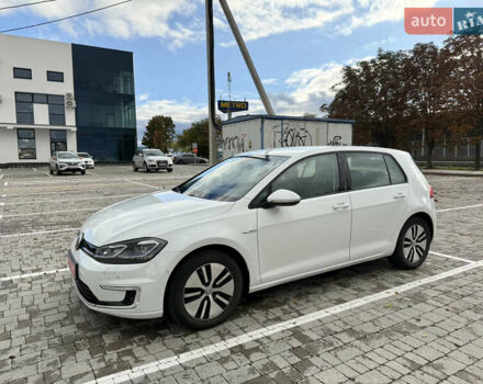 Белый Фольксваген e-Golf, объемом двигателя 0 л и пробегом 84 тыс. км за 14200 $, фото 9 на Automoto.ua