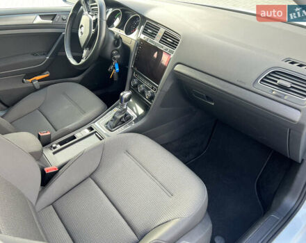 Белый Фольксваген e-Golf, объемом двигателя 0 л и пробегом 56 тыс. км за 13200 $, фото 40 на Automoto.ua