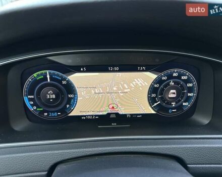 Белый Фольксваген e-Golf, объемом двигателя 0 л и пробегом 127 тыс. км за 12300 $, фото 20 на Automoto.ua