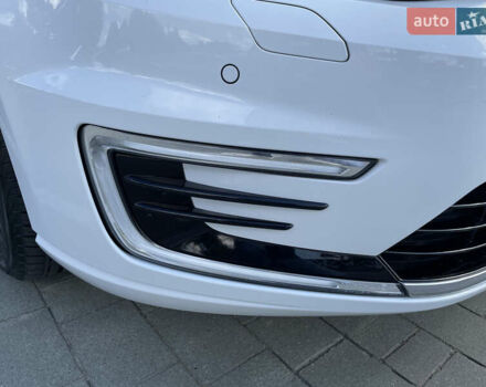 Білий Фольксваген e-Golf, об'ємом двигуна 0 л та пробігом 102 тис. км за 14200 $, фото 15 на Automoto.ua