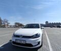 Белый Фольксваген e-Golf, объемом двигателя 0 л и пробегом 30 тыс. км за 17700 $, фото 1 на Automoto.ua