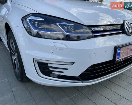 Білий Фольксваген e-Golf, об'ємом двигуна 0 л та пробігом 102 тис. км за 14200 $, фото 17 на Automoto.ua