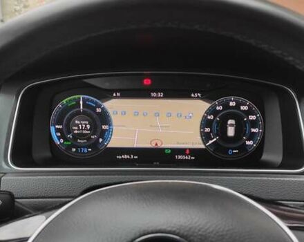 Белый Фольксваген e-Golf, объемом двигателя 0 л и пробегом 130 тыс. км за 13200 $, фото 19 на Automoto.ua