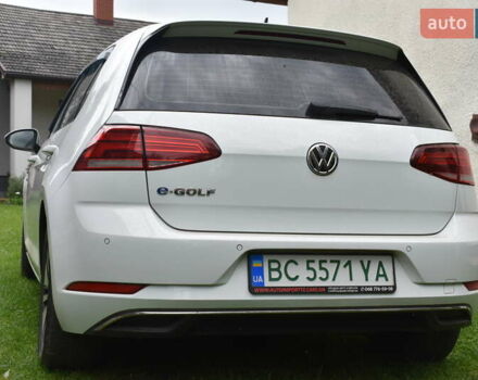 Белый Фольксваген e-Golf, объемом двигателя 0 л и пробегом 80 тыс. км за 14500 $, фото 2 на Automoto.ua