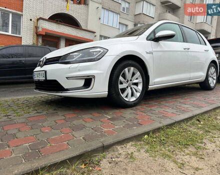 Белый Фольксваген e-Golf, объемом двигателя 0 л и пробегом 167 тыс. км за 13500 $, фото 13 на Automoto.ua