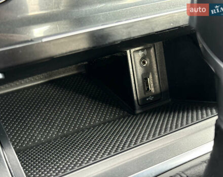 Белый Фольксваген e-Golf, объемом двигателя 0 л и пробегом 84 тыс. км за 14200 $, фото 54 на Automoto.ua