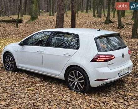 Белый Фольксваген e-Golf, объемом двигателя 0 л и пробегом 81 тыс. км за 14950 $, фото 2 на Automoto.ua