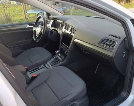 Белый Фольксваген e-Golf, объемом двигателя 0 л и пробегом 130 тыс. км за 13200 $, фото 21 на Automoto.ua